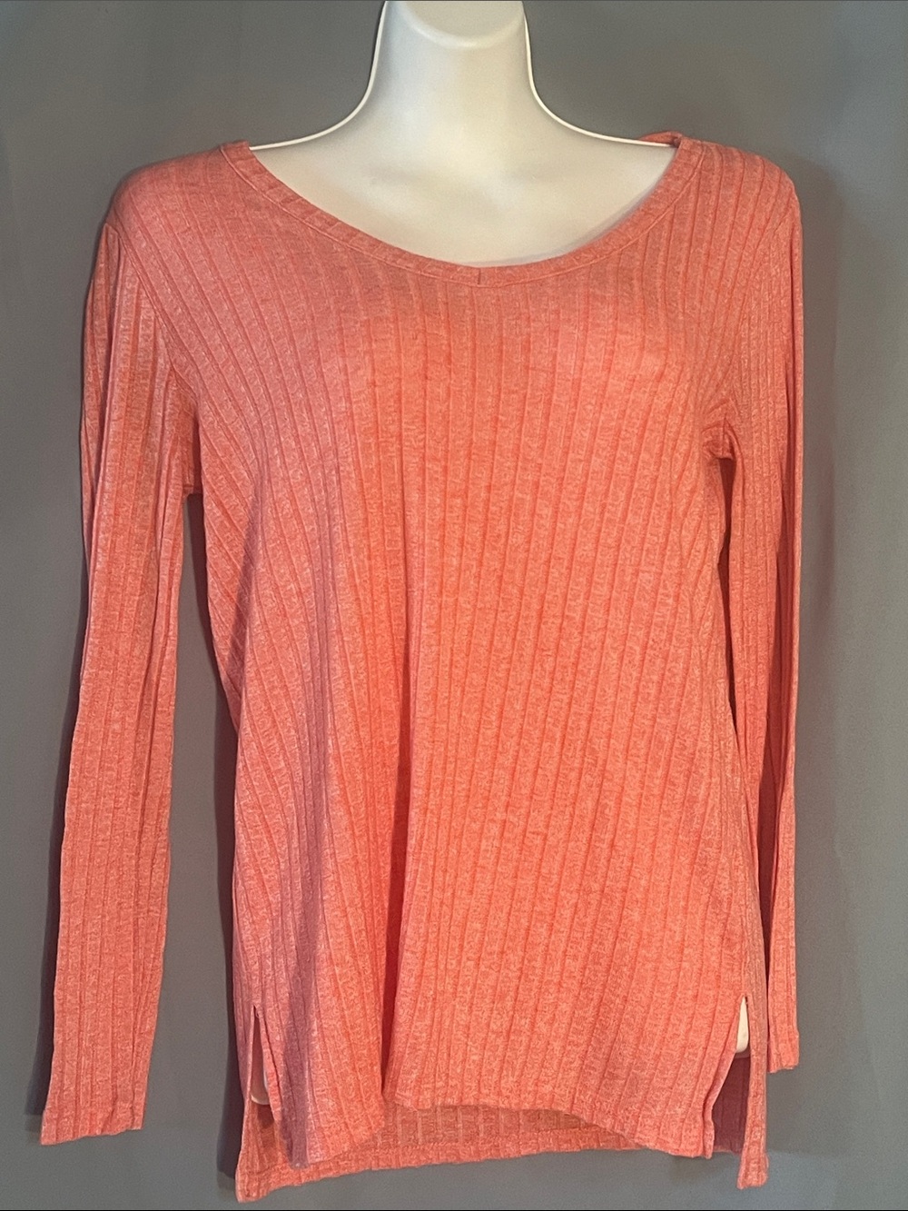 Ribbed Long-Sleeve Scoop Neck Top in Coral Pink